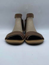 Load image into Gallery viewer, Women's Roots Sandals, 8.5
