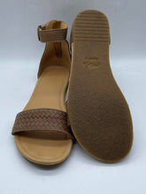 Load image into Gallery viewer, Women's Roots Sandals, 8.5
