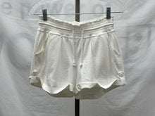 Load image into Gallery viewer, Women's Tommy Hilfiger Shorts, Medium
