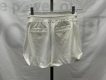 Load image into Gallery viewer, Women's Tommy Hilfiger Shorts, Medium
