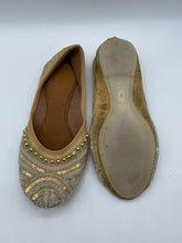 Load image into Gallery viewer, Women's Beaded Slippers, 7

