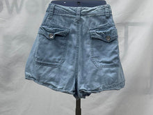 Load image into Gallery viewer, Women's Guess Shorts, Medium
