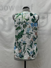 Load image into Gallery viewer, Women's Banana Republic Sleeveless Top, Small
