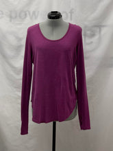 Load image into Gallery viewer, Women's Lululemon Long Sleeve Top, Small
