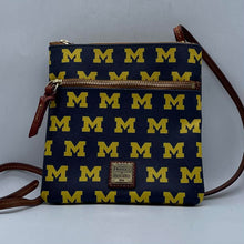 Load image into Gallery viewer, Women's Dooney &amp; Bourke Crossbody Purse

