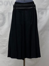 Load image into Gallery viewer, Women's Zokai Skirt, 4
