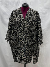 Load image into Gallery viewer, Women's Zara Short Sleeve Cardigan, Medium
