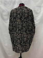 Load image into Gallery viewer, Women's Zara Short Sleeve Cardigan, Medium
