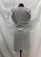 Load image into Gallery viewer, Women's Zoe Dress, Large
