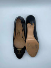 Load image into Gallery viewer, Women's Salvatore Ferragamo Heels, 11
