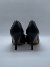 Load image into Gallery viewer, Women's Salvatore Ferragamo Heels, 11
