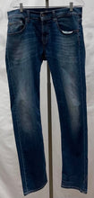 Load image into Gallery viewer, Men's 7 Jeans, 33
