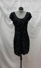 Load image into Gallery viewer, Women's Guess Dress, Medium
