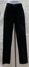 Load image into Gallery viewer, Women's Levi's Jeans, 24

