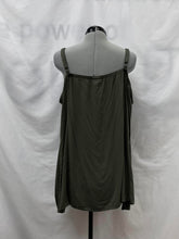 Load image into Gallery viewer, Women's Torrid Sleeveless Top, 4

