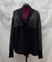 Load image into Gallery viewer, Women's Cynthia Rowley Long Sleeve Cardigan, 2X
