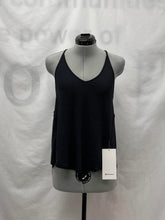 Load image into Gallery viewer, Women's Lululemon Sleeveless Top, 4
