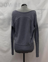 Load image into Gallery viewer, Women's Lululemon Long Sleeve Sweater, Small
