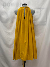 Load image into Gallery viewer, Women's Banana Republic Dress, Small
