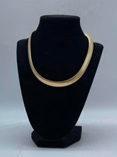 Load image into Gallery viewer, Women's Ever &amp; Ivy Necklace
