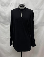 Load image into Gallery viewer, Women's Torrid Long Sleeve Top, 2
