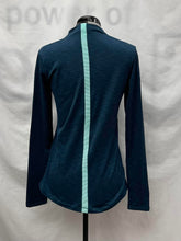 Load image into Gallery viewer, Women's Under Armour Long Sleeve Top, Medium
