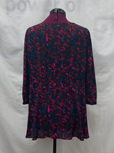 Load image into Gallery viewer, Women's Torrid Long Sleeve Top, 2XL

