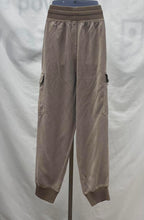 Load image into Gallery viewer, Women's Aerie Cargo Pants, Medium
