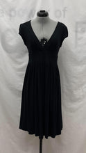 Load image into Gallery viewer, Women's Banana Republic Sleeveless Dress, Small
