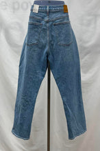 Load image into Gallery viewer, Women's Denim Forum Jeans, 12
