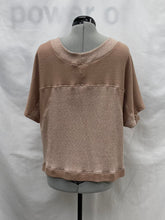 Load image into Gallery viewer, Women's BKE Short Sleeve Top, Medium

