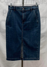 Load image into Gallery viewer, Women's 'White House Black Market' Denim Skirt, 6

