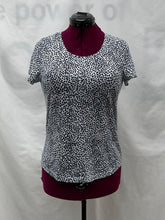 Load image into Gallery viewer, Women's Chico's Short Sleeve Top, Medium
