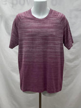 Load image into Gallery viewer, men's Lululemon Short Sleeve Top, Large
