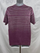 Load image into Gallery viewer, men's Lululemon Short Sleeve Top, Large
