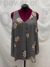 Load image into Gallery viewer, Women's Torrid Sleeveless Top, 18
