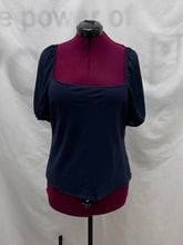 Load image into Gallery viewer, Women's RW&amp;CO Short Sleeve Top, Large
