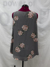 Load image into Gallery viewer, Women's Torrid Sleeveless Top, 18
