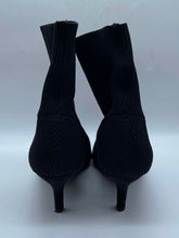 Load image into Gallery viewer, Women's Urban Outfitters Boots, 8
