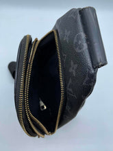 Load image into Gallery viewer, Unisex Louis Vuitton Cross Body Bag

