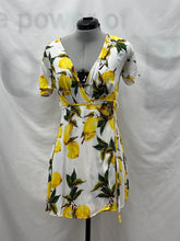 Load image into Gallery viewer, Women's Lulus Dress, Extra Small
