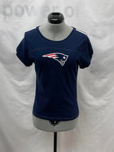 Load image into Gallery viewer, Women's New England Patriots NFL T-Shirt, Medium
