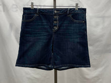 Load image into Gallery viewer, Women's Simply Vera Shorts, 12
