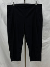 Load image into Gallery viewer, Women's Laura Capris, 2X
