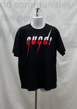 Load image into Gallery viewer, Men's Gucci Short Sleeve Shirt, Large
