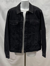 Load image into Gallery viewer, Men's Gap Denim Jacket, Large
