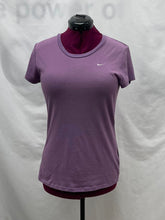 Load image into Gallery viewer, Women's Nike Short Sleeve Top, Extra Large
