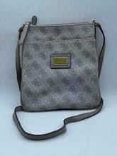 Load image into Gallery viewer, Women's Guess Small Purse
