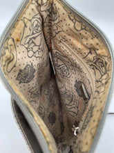 Load image into Gallery viewer, Women's Guess Small Purse
