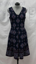 Load image into Gallery viewer, Women's Banana Republic Sleeveless Dress, 4
